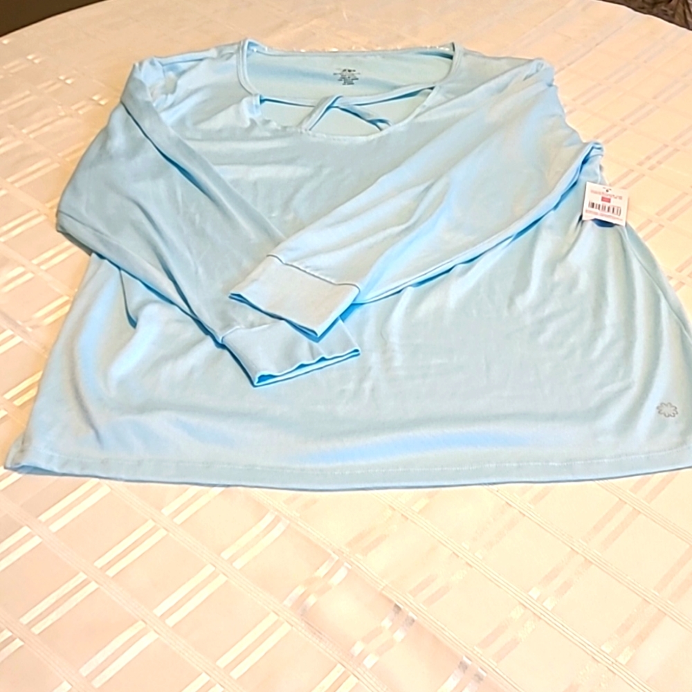 Womens 3X v-neck shirt